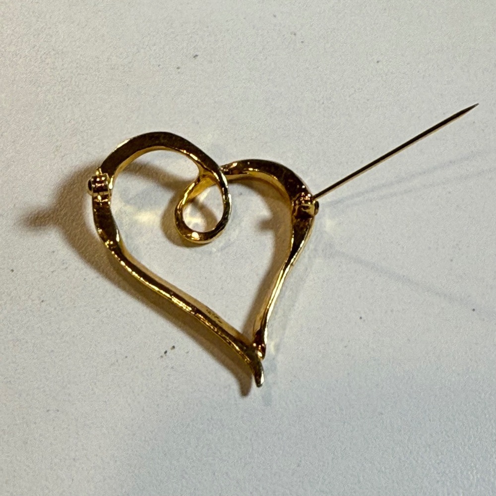 Heart Brooch Gold Tone Modernist Open Swirl Design‎ Women's Jewelry Pin - Picture 3 of 3